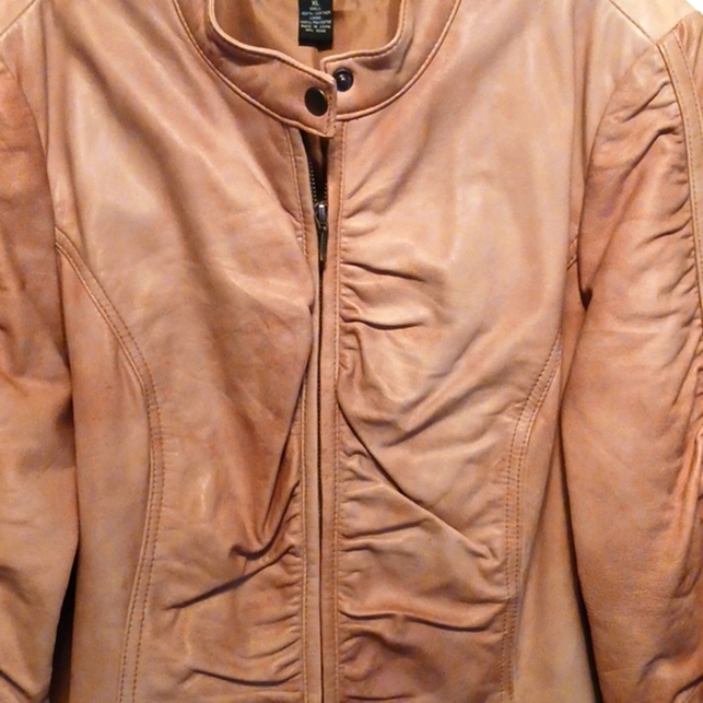 Stunning! INC โ๏ธ Leather Shirred Detail Design Jkt. XL - Picture 3 of 9